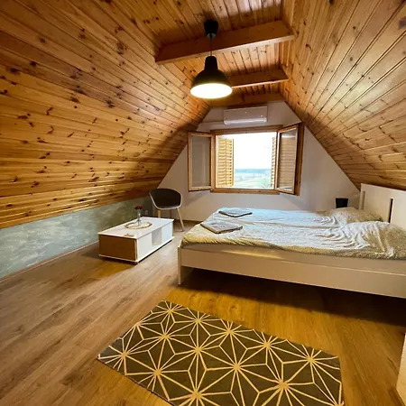 Holiday home Alma Apartmanhaz *