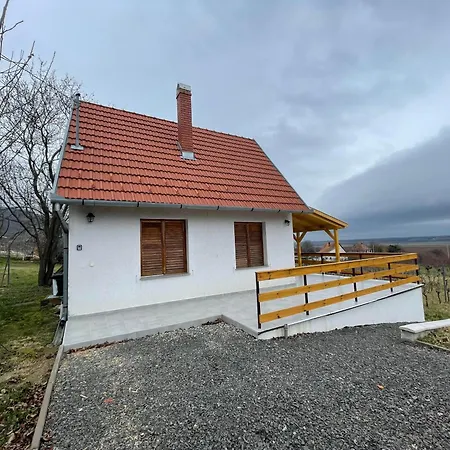Alma Apartmanhaz Harkány