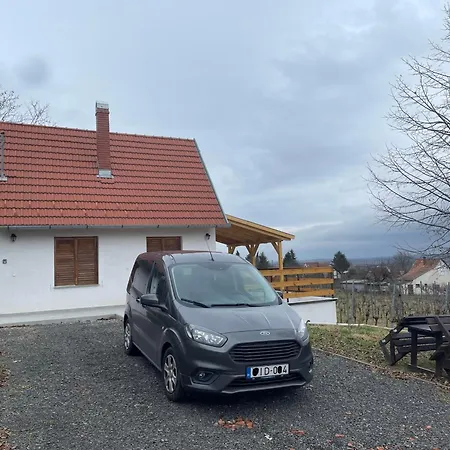 Alma Apartmanhaz Feriehus Harkány