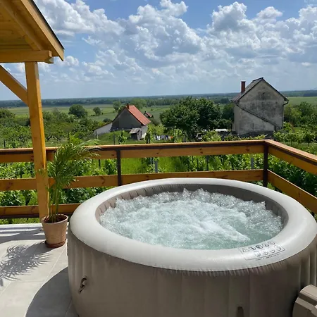 Alma Apartmanhaz Holiday home Harkany