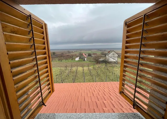 Alma Apartmanhaz *