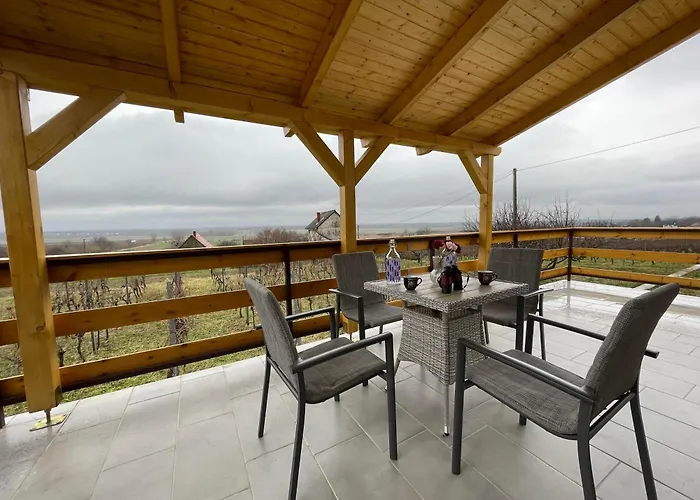Alma Apartmanhaz Feriehus Harkány